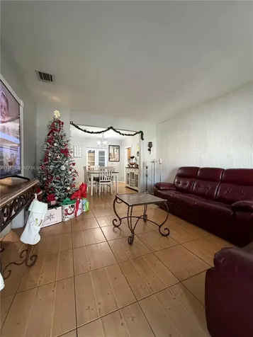 2460 NW 33rd Street Miami FL 33142