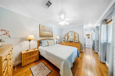 564 De Leon Drive Miami Springs FL 33166