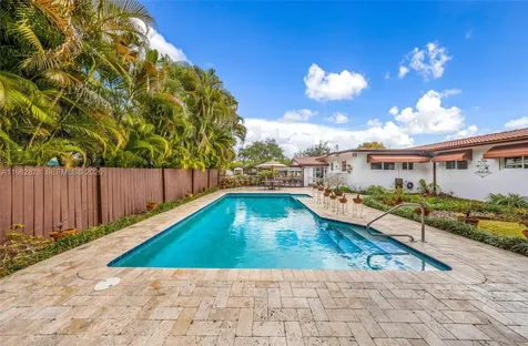 564 De Leon Drive Miami Springs FL 33166