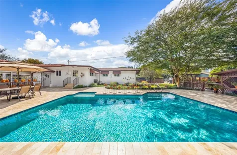 564 De Leon Drive Miami Springs FL 33166