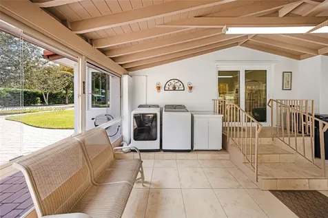 564 De Leon Drive Miami Springs FL 33166