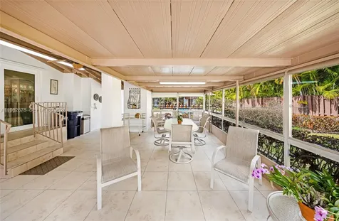 564 De Leon Drive Miami Springs FL 33166