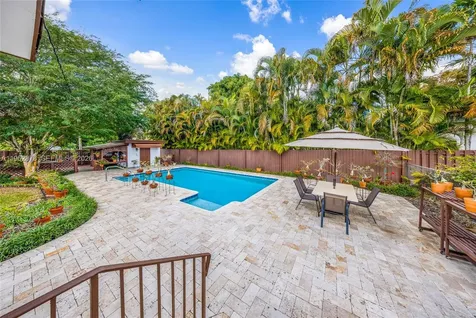 564 De Leon Drive Miami Springs FL 33166