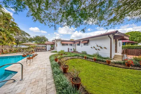 564 De Leon Drive Miami Springs FL 33166