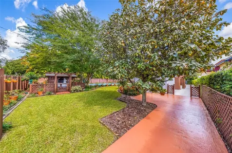 564 De Leon Drive Miami Springs FL 33166