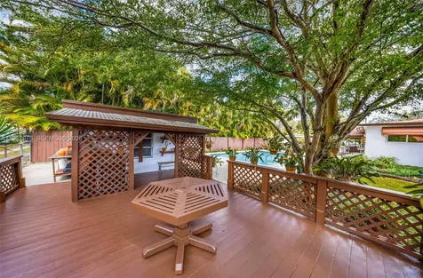564 De Leon Drive Miami Springs FL 33166