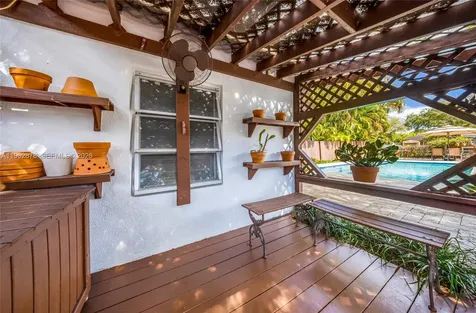 564 De Leon Drive Miami Springs FL 33166