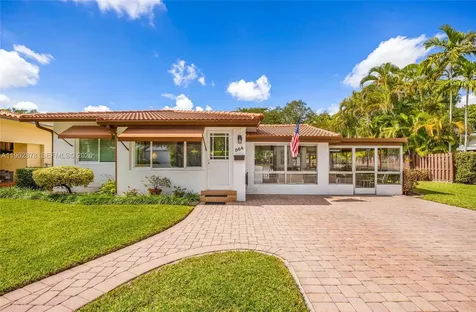 564 De Leon Drive Miami Springs FL 33166