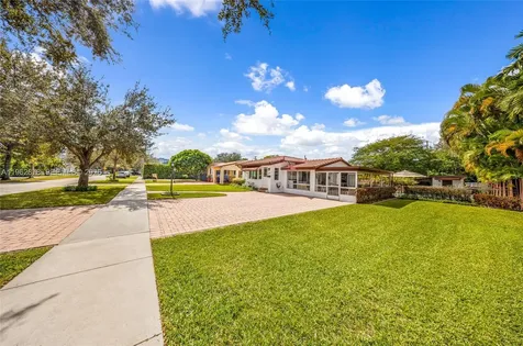 564 De Leon Drive Miami Springs FL 33166