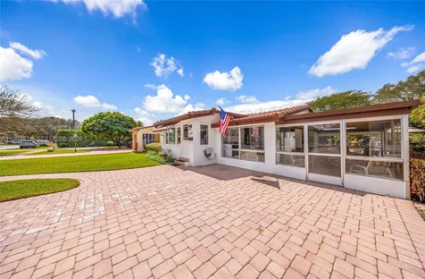 564 De Leon Drive Miami Springs FL 33166