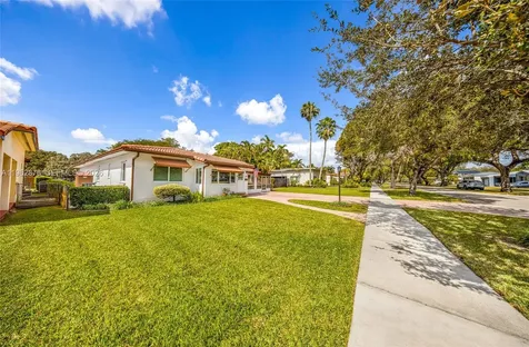 564 De Leon Drive Miami Springs FL 33166