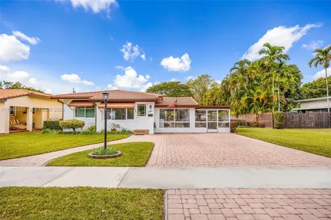564 De Leon Drive Miami Springs FL 33166