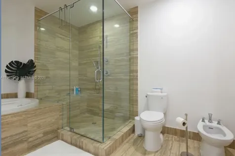 16001 Collins Avenue Sunny Isles Beach FL 33160