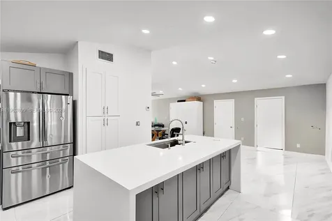 2001 N 22nd Avenue Hollywood FL 33020