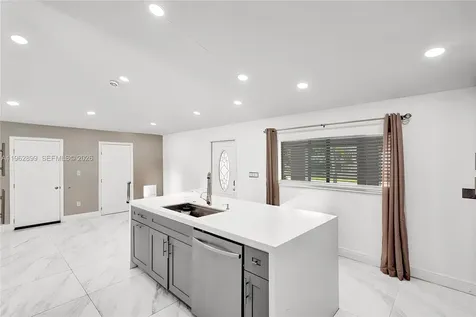 2001 N 22nd Avenue Hollywood FL 33020