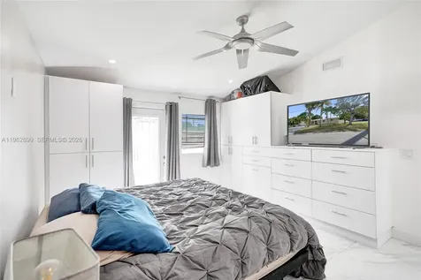 2001 N 22nd Avenue Hollywood FL 33020