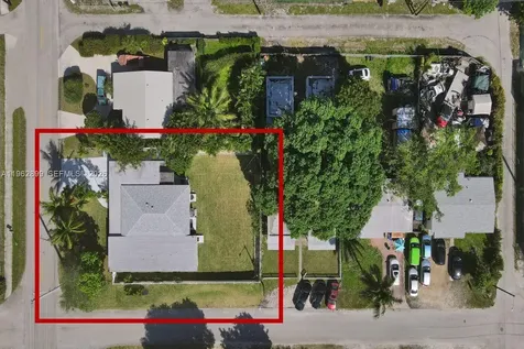 2001 N 22nd Avenue Hollywood FL 33020