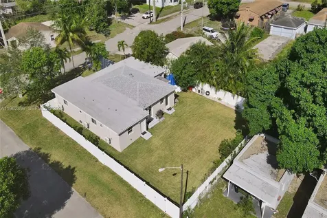 2001 N 22nd Avenue Hollywood FL 33020
