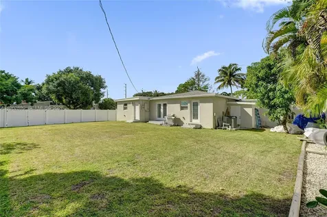 2001 N 22nd Avenue Hollywood FL 33020