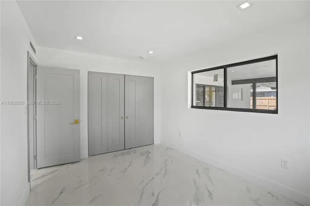 451 SW 38th Terrace Fort Lauderdale FL 33312