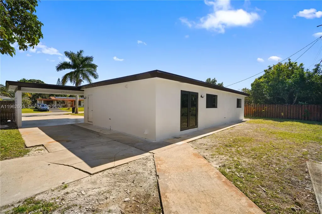 451 SW 38th Terrace Fort Lauderdale FL 33312