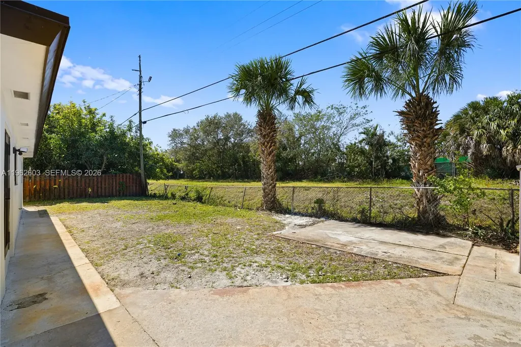 451 SW 38th Terrace Fort Lauderdale FL 33312