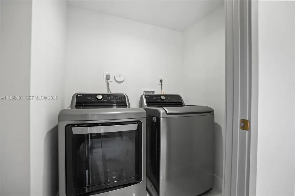 451 SW 38th Terrace Fort Lauderdale FL 33312