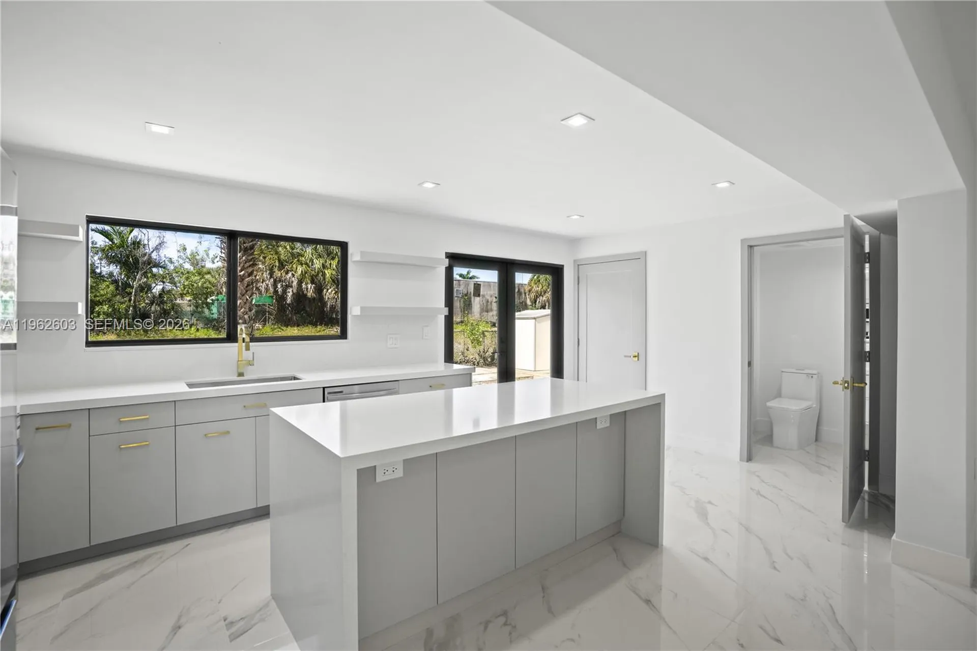 451 SW 38th Terrace Fort Lauderdale FL 33312