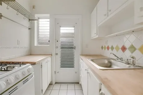 835 Meridian Avenue Miami Beach FL 33139