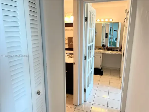 7135 Collins Miami Beach FL 33141