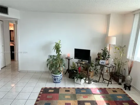 7135 Collins Miami Beach FL 33141