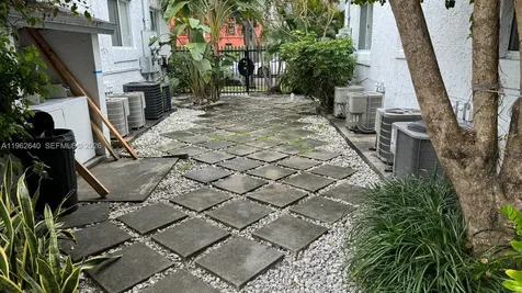 103 NW 6th Avenue Miami FL 33128