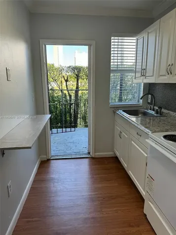 103 NW 6th Avenue Miami FL 33128