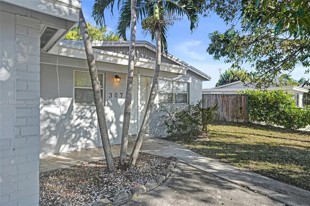 307 NW 11th Avenue Delray Beach FL 33444