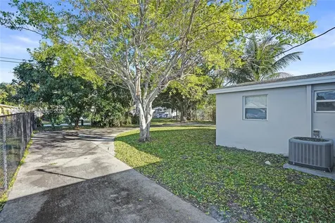307 NW 11th Avenue Delray Beach FL 33444