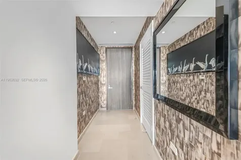 88 SW 7th Street Miami FL 33130
