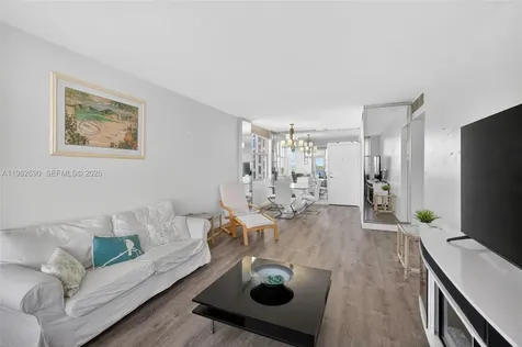 7441 Wayne Avenue Miami Beach FL 33141