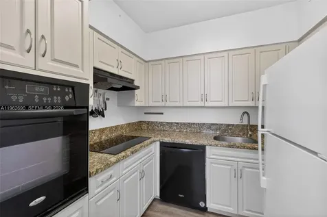 7441 Wayne Avenue Miami Beach FL 33141