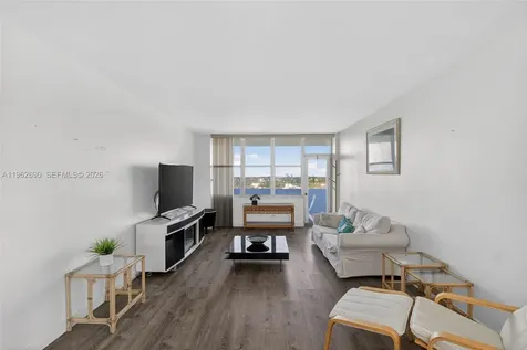 7441 Wayne Avenue Miami Beach FL 33141