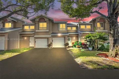 2260 W Discovery Circle W Deerfield Beach FL 33442
