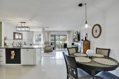2260 W Discovery Circle W Deerfield Beach FL 33442