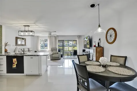 2260 W Discovery Circle W Deerfield Beach FL 33442