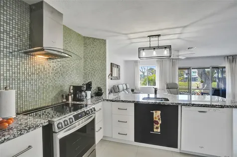 2260 W Discovery Circle W Deerfield Beach FL 33442