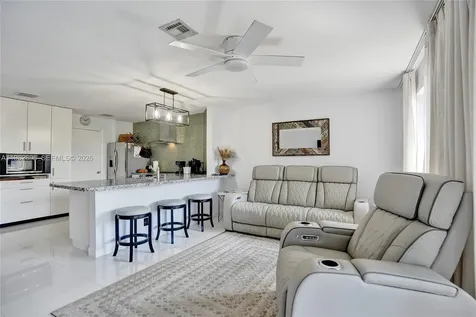 2260 W Discovery Circle W Deerfield Beach FL 33442