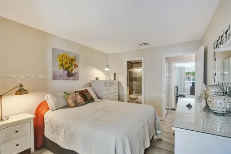 2260 W Discovery Circle W Deerfield Beach FL 33442