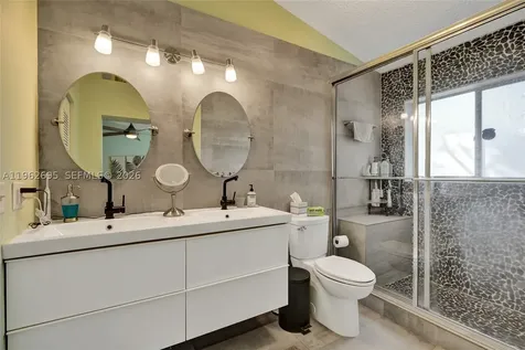 2260 W Discovery Circle W Deerfield Beach FL 33442