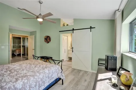 2260 W Discovery Circle W Deerfield Beach FL 33442