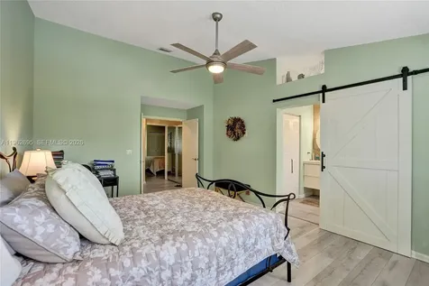 2260 W Discovery Circle W Deerfield Beach FL 33442