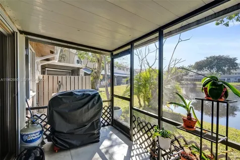 2260 W Discovery Circle W Deerfield Beach FL 33442