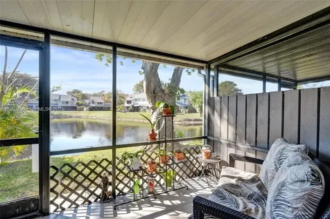 2260 W Discovery Circle W Deerfield Beach FL 33442